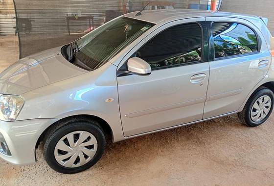 TOYOTA ETIOS 1.5 READY 16V FLEX 4P AUTOMÁTICO TOYOTA ETIOS 1.5 READY 16V FLEX 4P AUTOMÁTICO